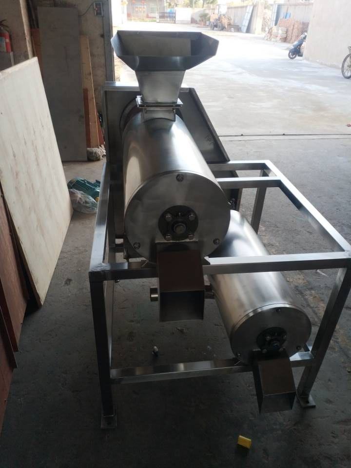 Mango Kernel Removing Machine